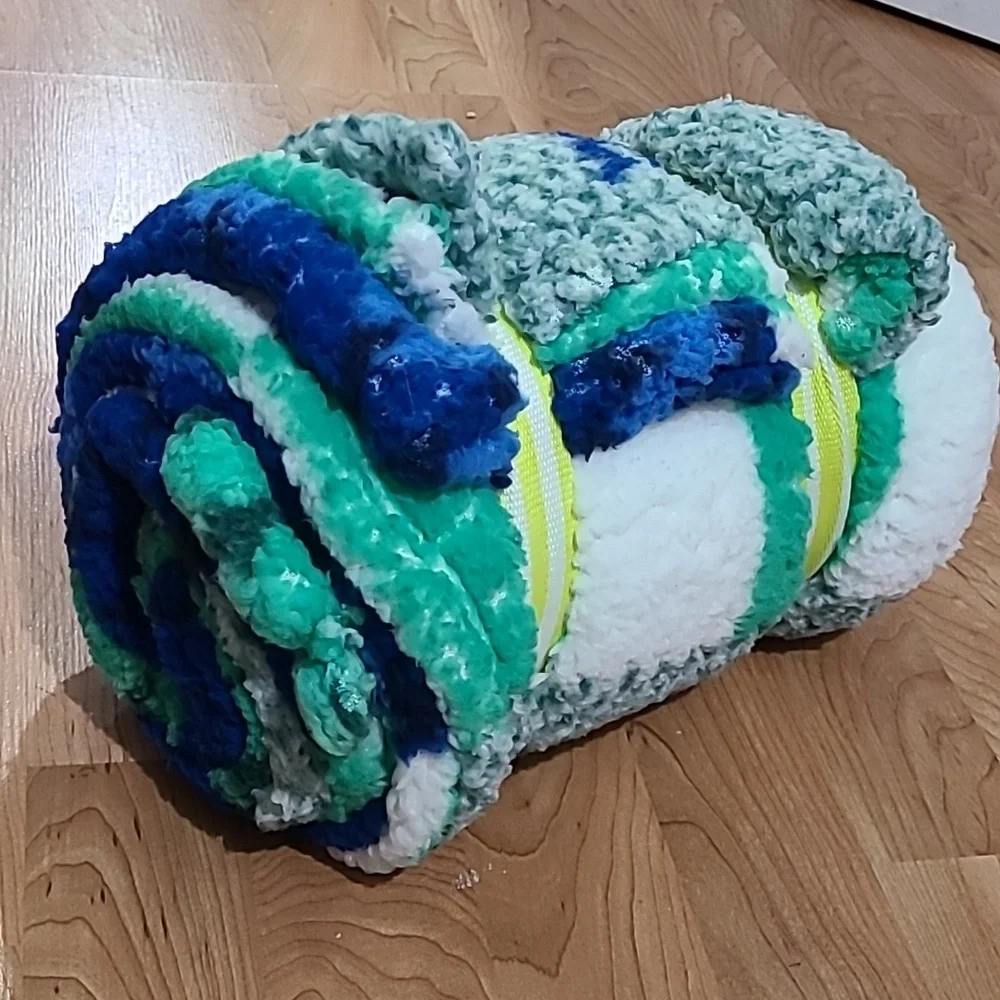 American Eagle Outfitters‎ Blanket NWT NEW WITH TAG